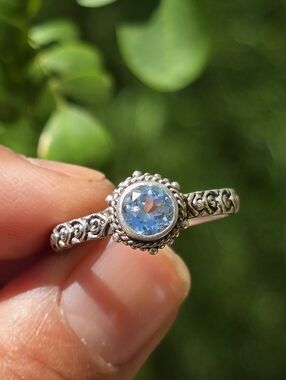 Bali style 925 sterling silver round cut blue topaz filigree ornate ring